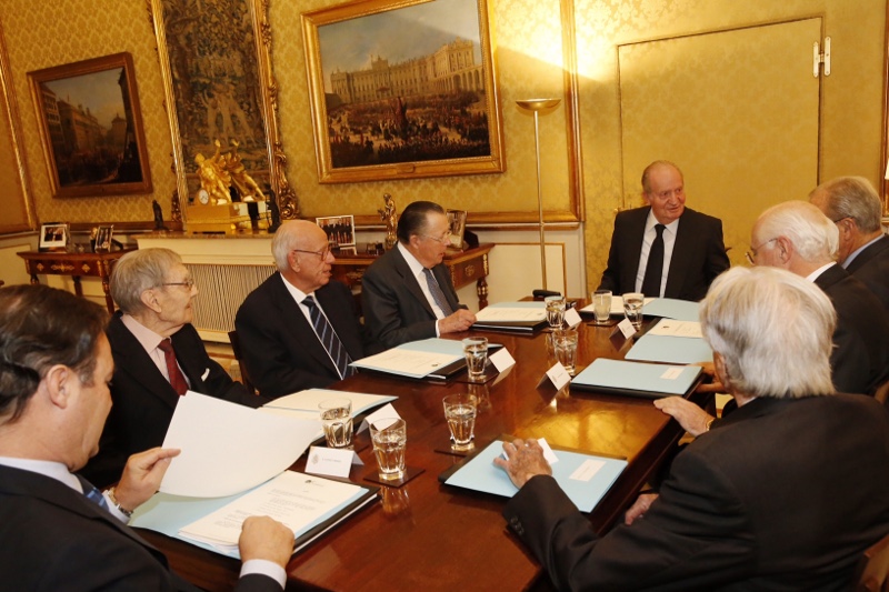 King Juan Carlos leading a meeting at the Royal Palace in Madrid. © Casa de S.M. el Rey